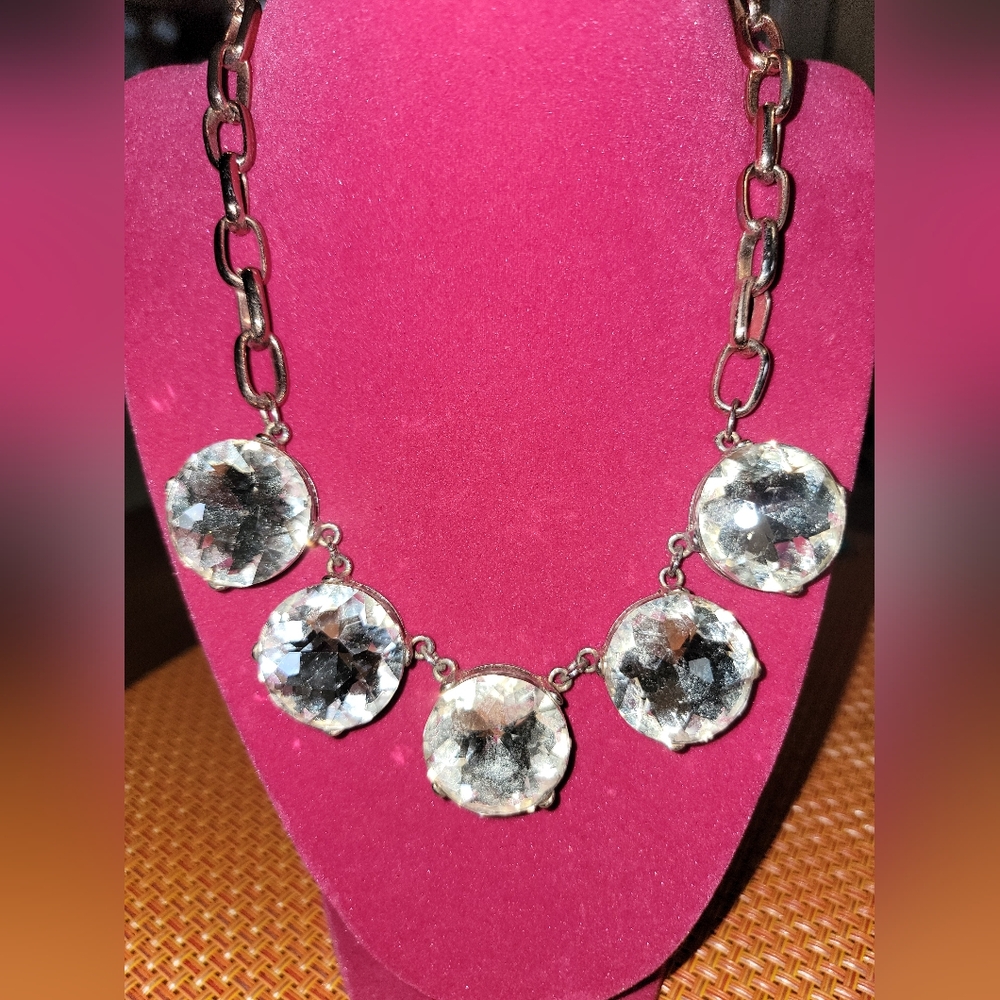 Elegant Gold Necklace with Crystal Accents